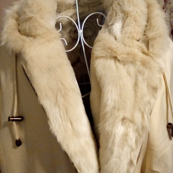 Woman Within Faux Fur Coat, sz 2x, Golden Ivory - Picture 6 of 7